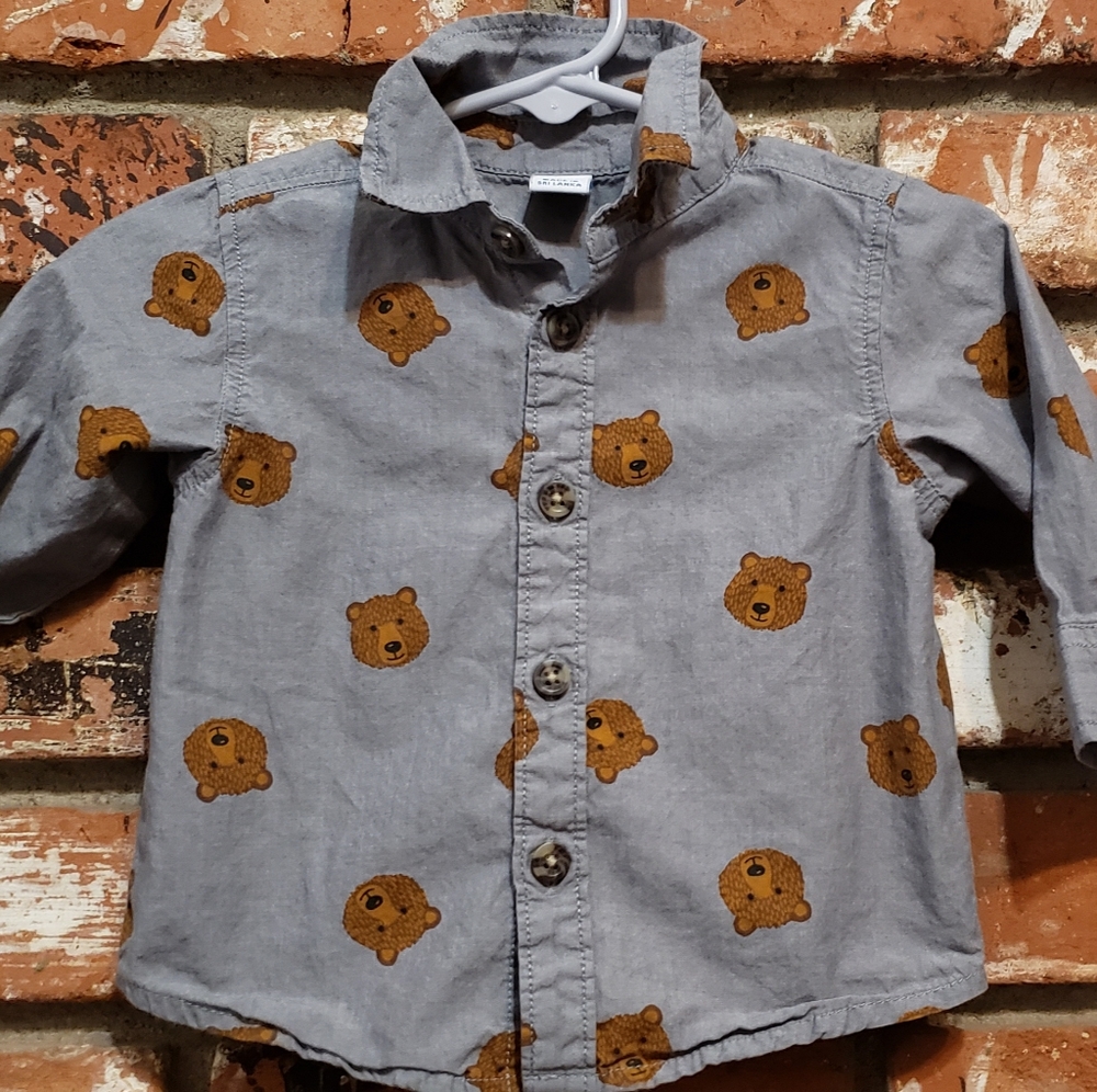 Baby boy Bear dress shirt by Old Navy. Size 3-6m. Gently Used.